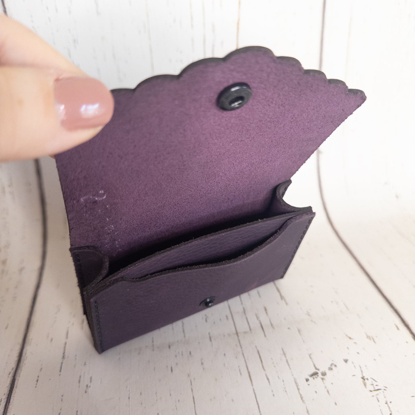 Clutch Wallet Scalloped (Plum/Black)