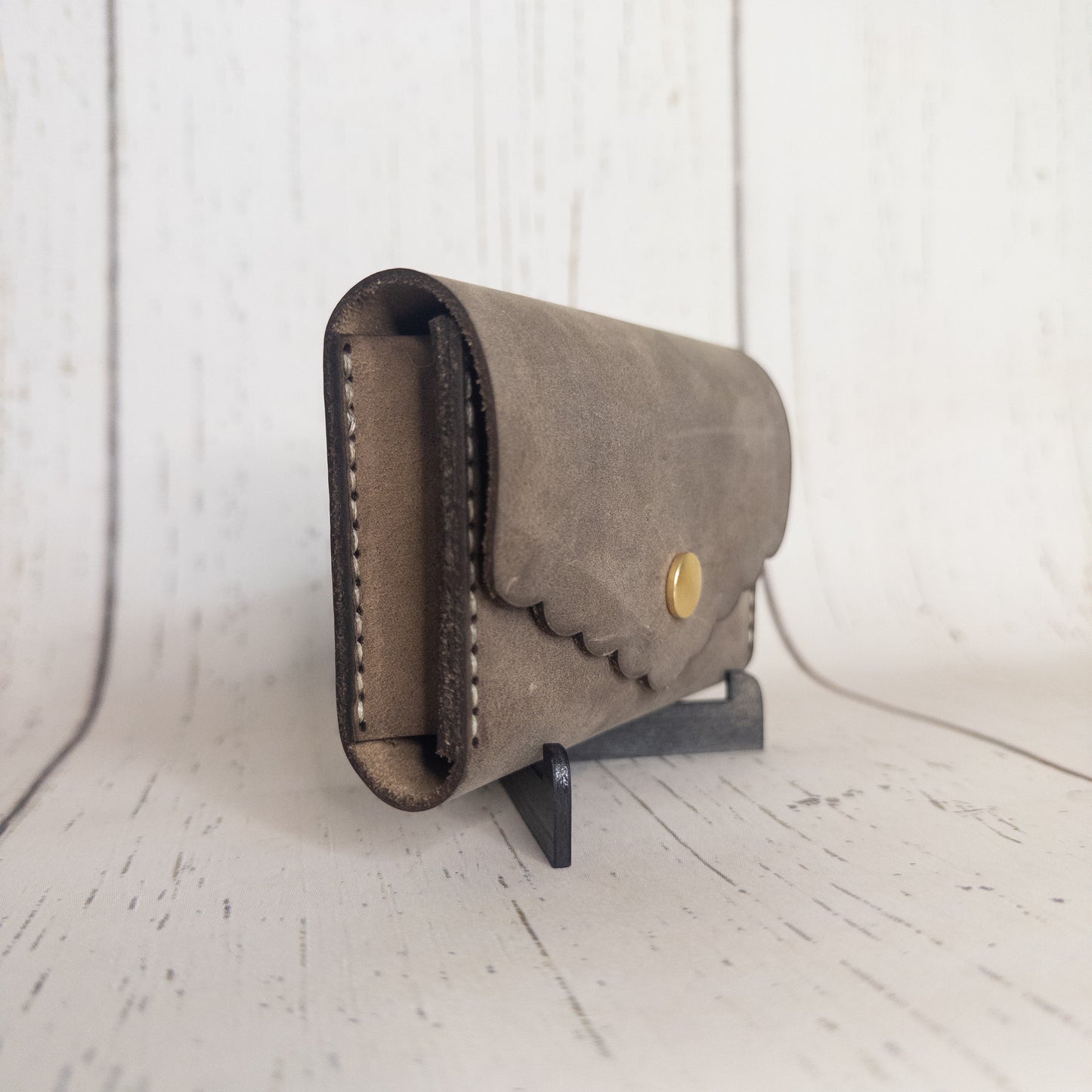 Clutch Wallet Scalloped (Tan/Gold)