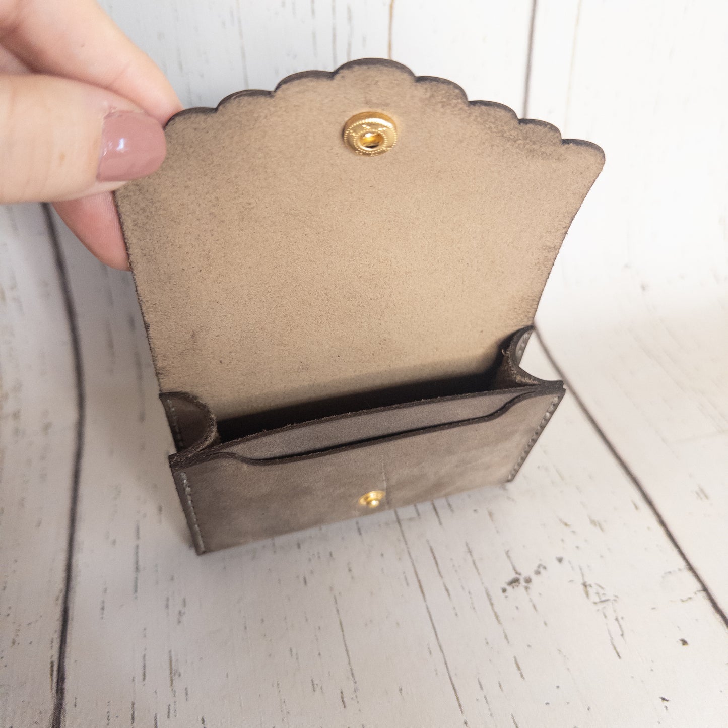 Clutch Wallet Scalloped (Tan/Gold)