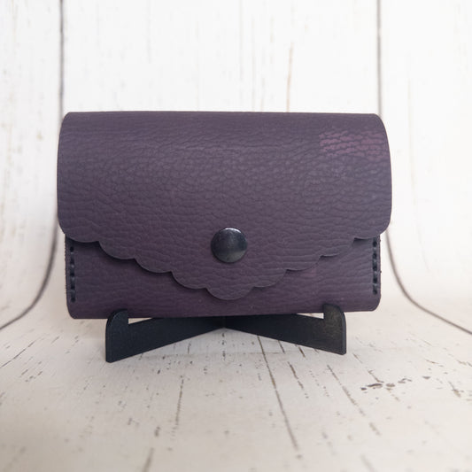 Clutch Wallet Scalloped (Plum/Black)