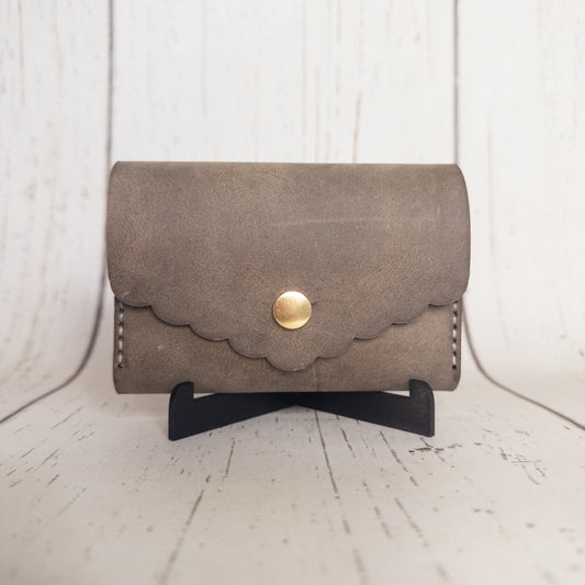 Clutch Wallet Scalloped (Tan/Gold)